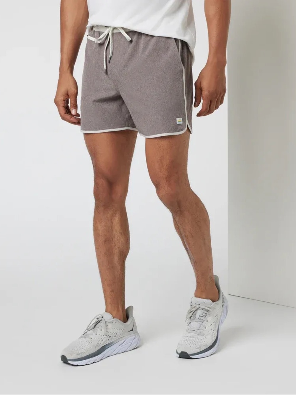 Vuori Bank Unlined Shorts 7”